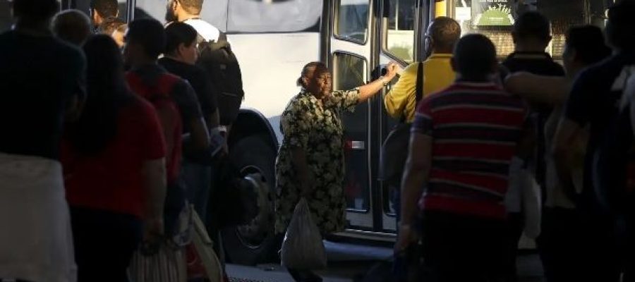 Ocupação de pessoas 60+ cresce 53% em 10 anos e supera ritmo dos jovens