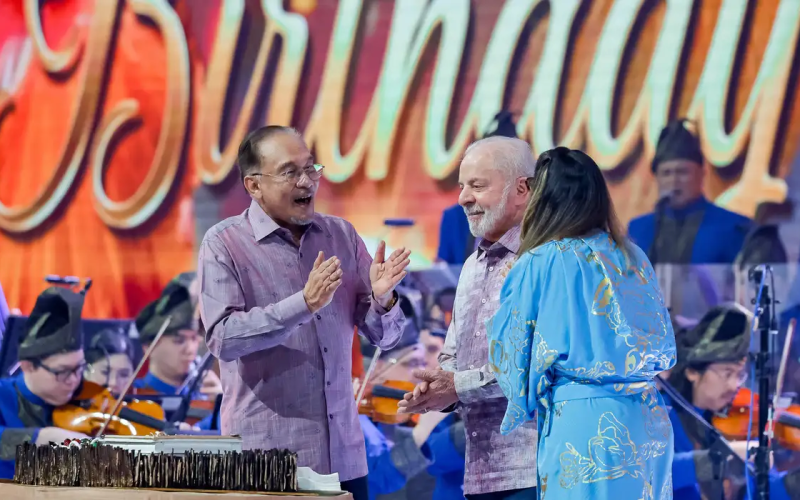 Lula completa 80 anos e se torna o primeiro presidente octogenário no exercício do cargo