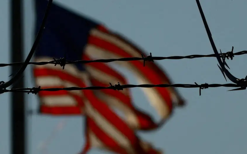 Brasileira decide pedir autodeportação e deixa os EUA após 11 meses de incertezas