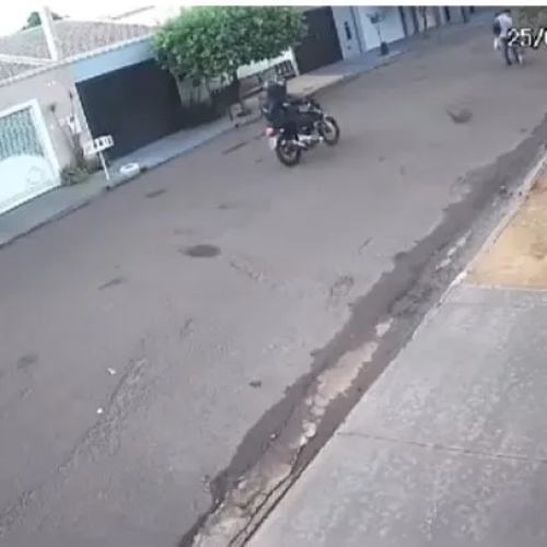 Irmãos acusados de matar eletricista na frente do filho vão a júri popular