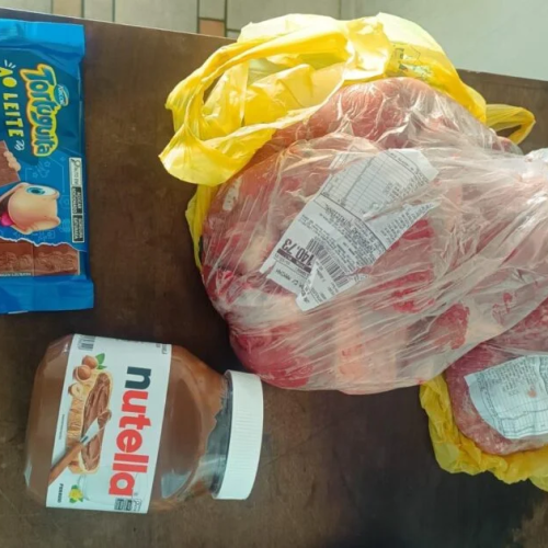 Mulher é presa ao ser flagrada furtando carne e chocolate em mercado de Birigui