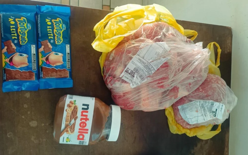 Mulher é presa ao ser flagrada furtando carne e chocolate em mercado de Birigui