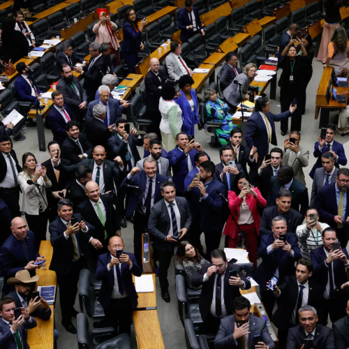 Câmara repete erros e aprova mudanças que reduzem tempo de prisão para crimes graves