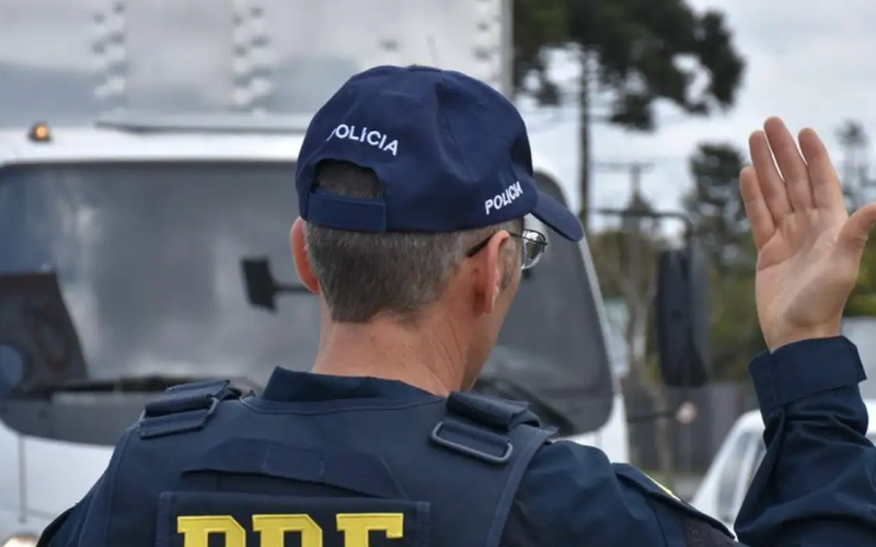 Acidentes em estradas federais durante o feriado matam 109 pessoas