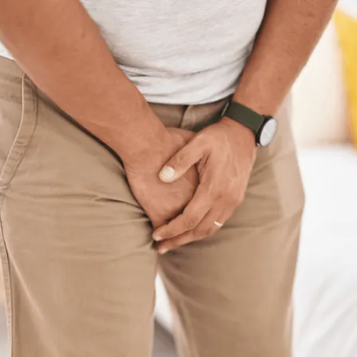 Prótese peniana inflável aumenta o tamanho do pênis? Entenda o que dizem os médicos